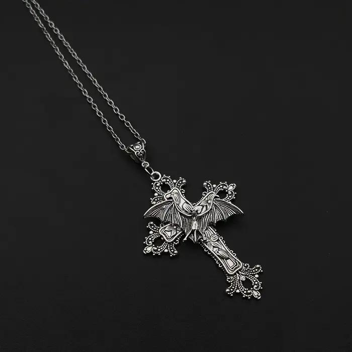 Grand collier croix chauve-souris pendentif filigrane florale style gothique vintage victorien super cadeau pour son amulette de protection