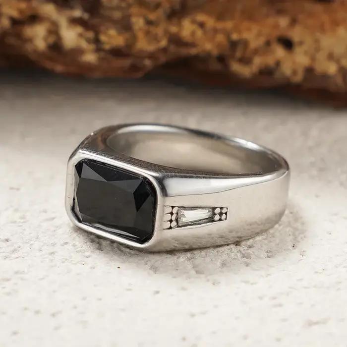 Bague signet en acier inoxydable style rétro avec pierres précieuses artificielles pour femmes et hommes occasions spéciales elegance vintage modernité