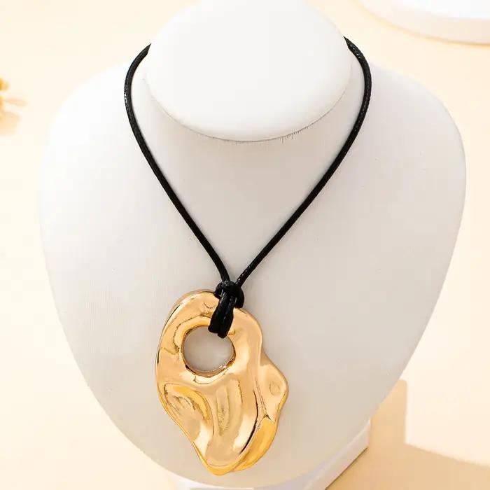 Collier Geometrique Punk Femme Metal Jaune Clair Style Rock Hip Hop Occasions Speciales