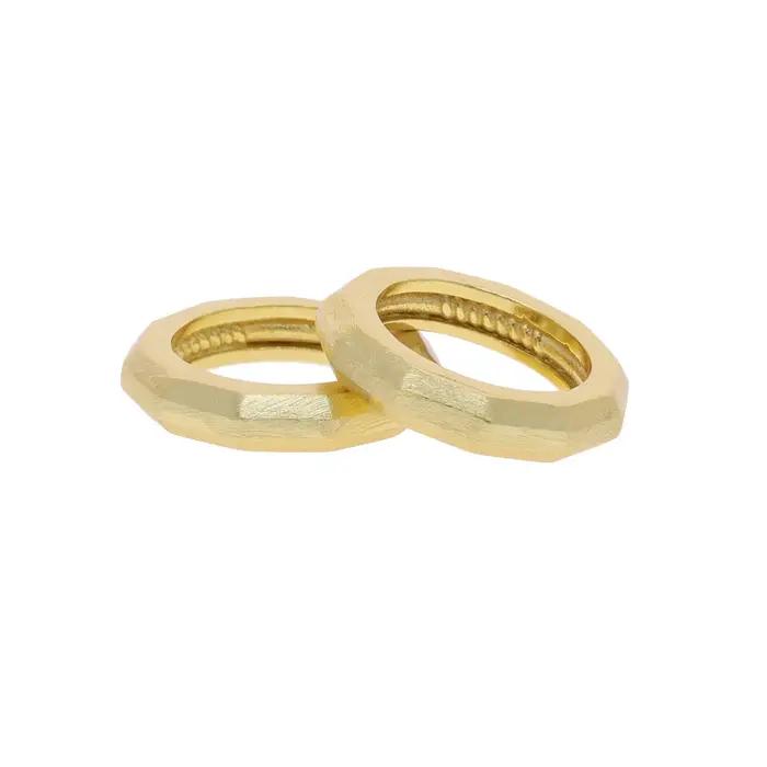 Bague Hexagonale Élégante en Cuivre Plaquée Or Sertie de Zircone Cubique Pour Femmes et Hommes Occasions Spéciales
