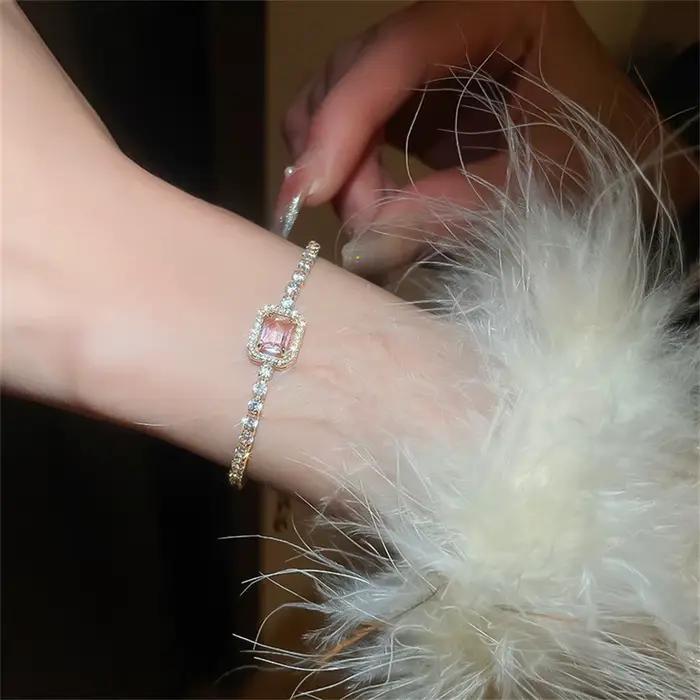 Bracelet réglable carré en alliage de zinc avec tracker d'humeur pour homme et femme occassions spéciales et quotidienne