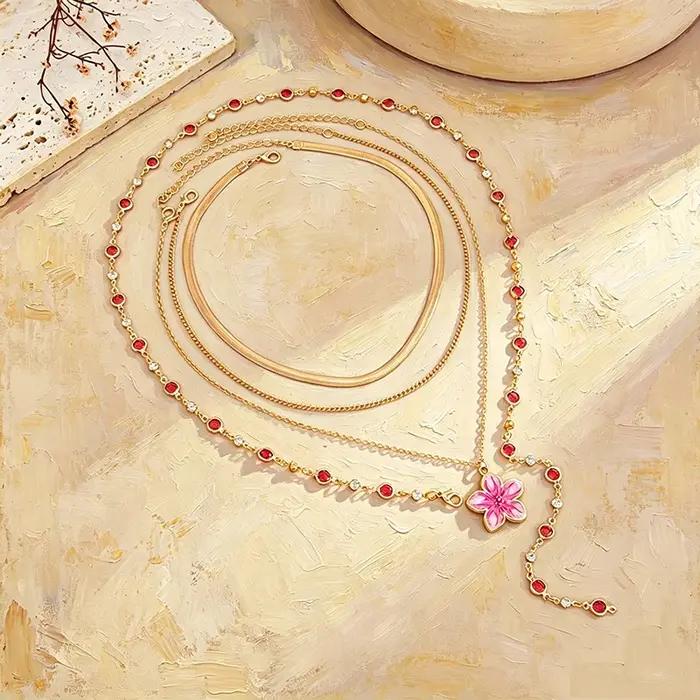 Collier multi-couches de style français avec motif floral coloré