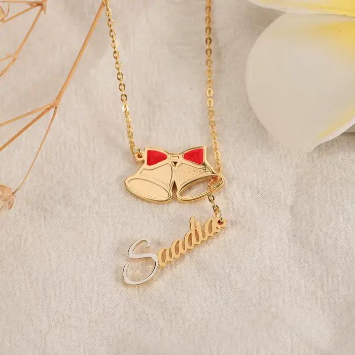 Collier Personnalisé Plaqué Or avec Cloches de Noël et Nœud Rouge Bijoux Festifs pour Femmes Occasions Spéciales
