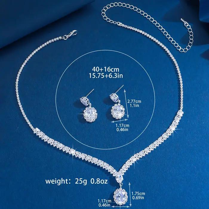 Ensemble collier et boucles d'oreilles en zircon - style luxueux
