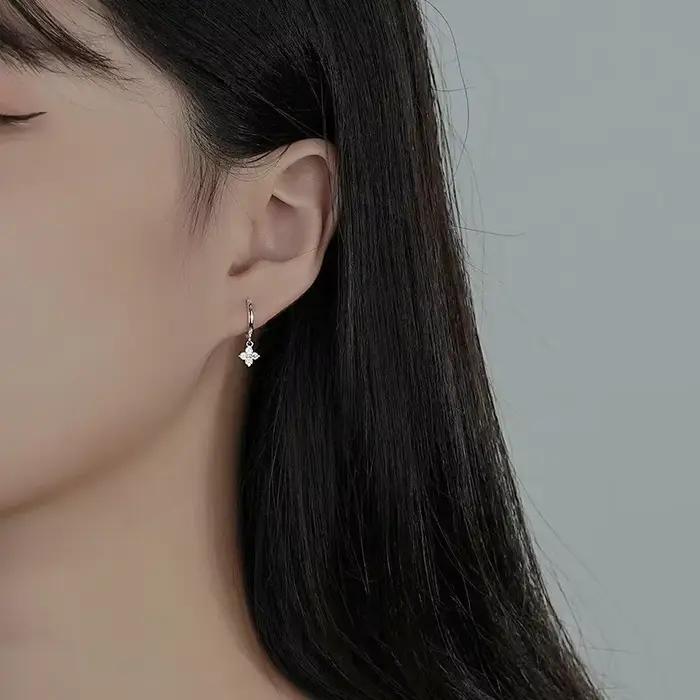 Boucles d'oreilles créoles trèfle en argent sterling 925