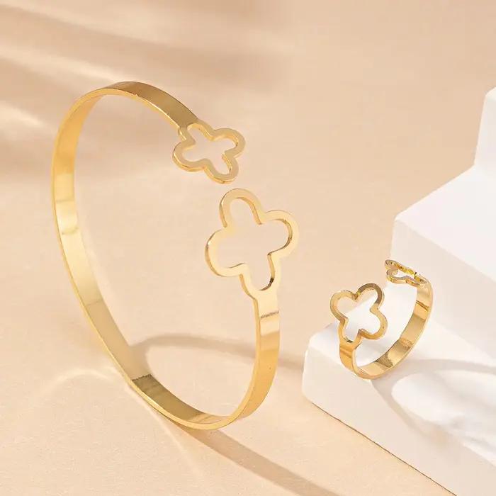 Ensemble de bijoux pour femmes : Bracelet et bague Fleur porte-bonheur