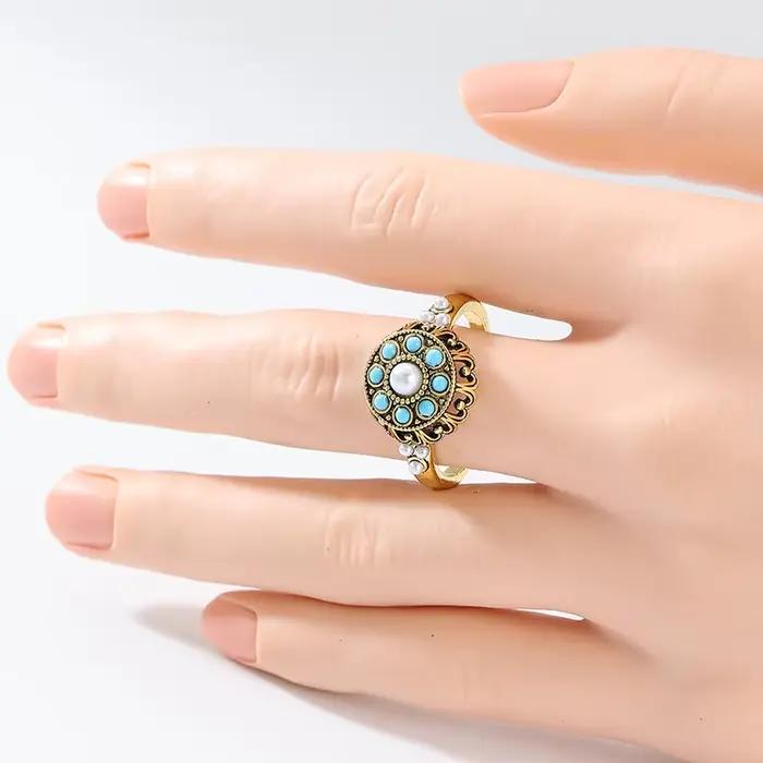 Bague Vintage Exquise en Bronze Incrustée de Turquoise Synthétique Façonnée, Bijou de Mode Féminin, Accessoire de Banquet et de Festival, Cadeau