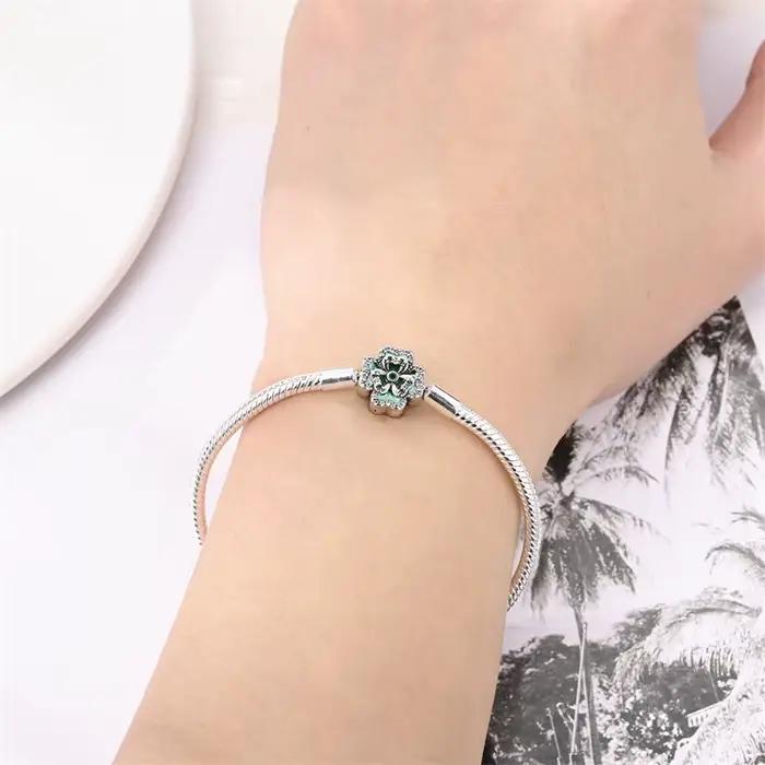 Bracelet en argent sterling 925 avec trèfles à quatre feuilles pour femmes, bijou de fête et cadeau personnalisable avec breloques DIY