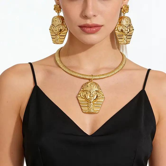 Ensemble de bijoux Vintage en forme de pyramide pendentif de paon égyptien antique couleur or collier en cuivre boucles d'oreilles accessoires cadeaux pour femmes