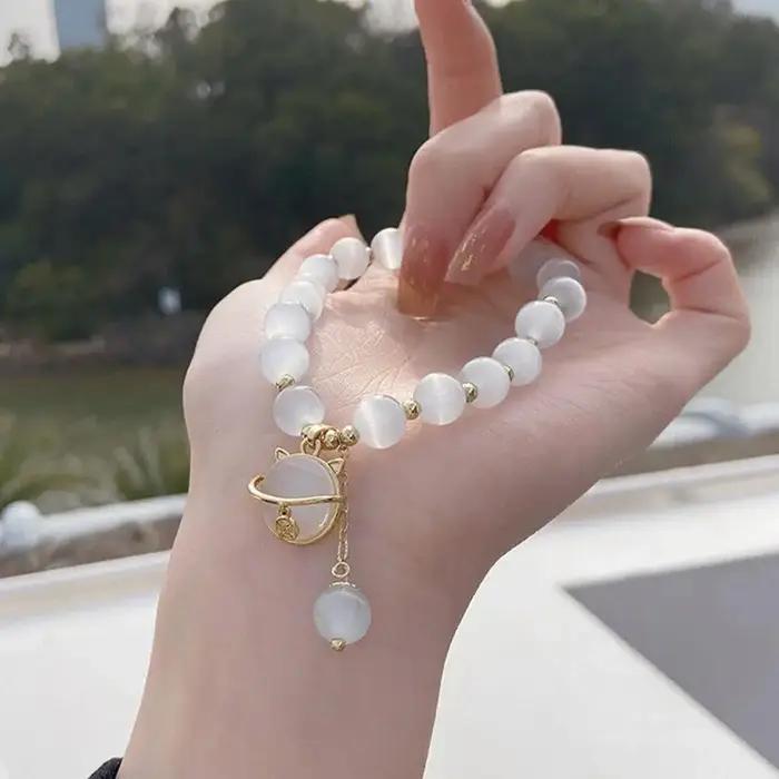 Bracelet en cristal opale élégant avec pendentif chat porte-bonheur pour femmes, bijou d'amitié à la mode, cadeau idéal pour les occasions spéciales