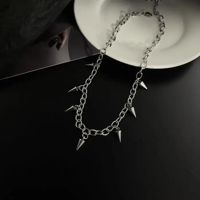 Collier à pampilles à rivets Punk Hip Hop Mode Géométrique Chaîne Acier Titane Hommes Femmes Occasions Spéciales