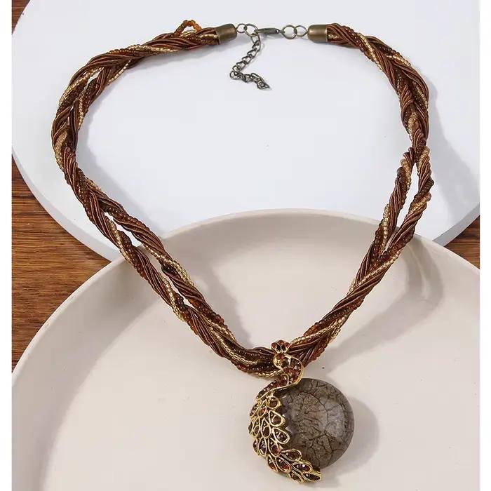 Collier ras du cou ethnique bohème fait à la main avec perles multicouches en cristal pour femmes occasions spéciales