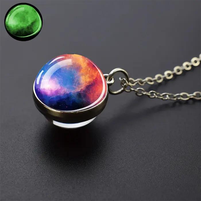 Collier boule de verre de nébuleuse de galaxie