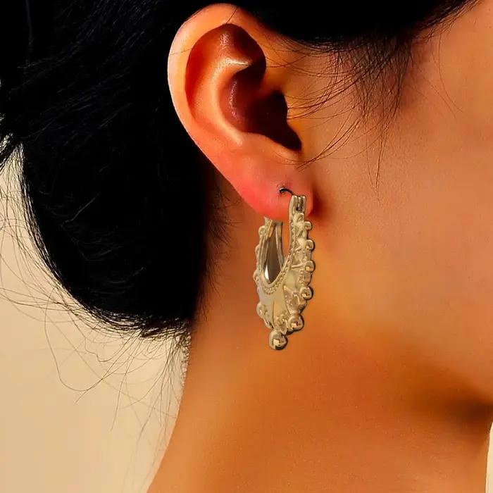 Boucles d'oreilles victoriennes élégantes en acier inoxydable bohème rétro pour femmes grandes occasions festives et quotidiennes