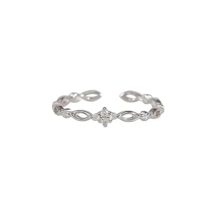 Bague en argent sterling 925 sertie de zircon géométrique trèfle à quatre feuilles pour femme occasions spéciales minimalistes elegance classique