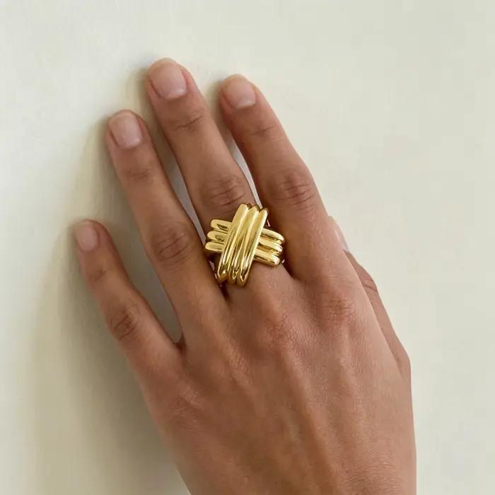 Bagues épaisses torsadées croisées minimalistes plaquées or 18 carats pour femmes pour mariage anniversaire date romantique cadeau amie collègue