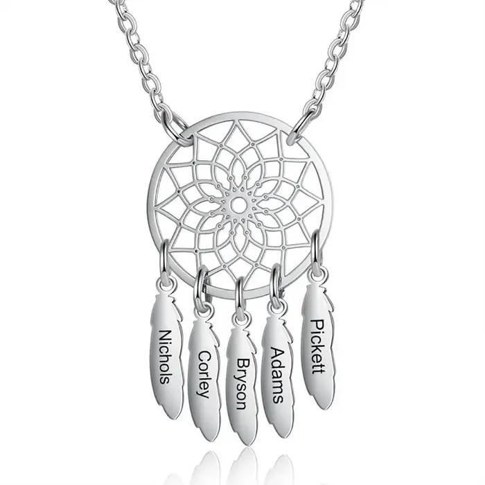 Collier personnalisé bohème avec attrape-rêves et nom gravé en acier inoxydable pour femmes occasions spéciales