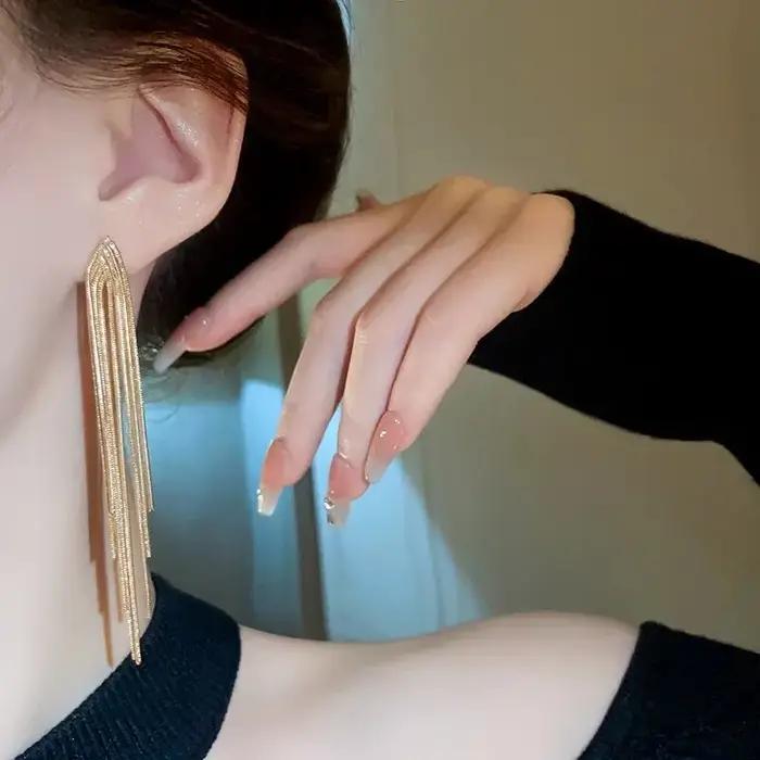 Boucles d'oreilles pendantes en forme de V couleur or
