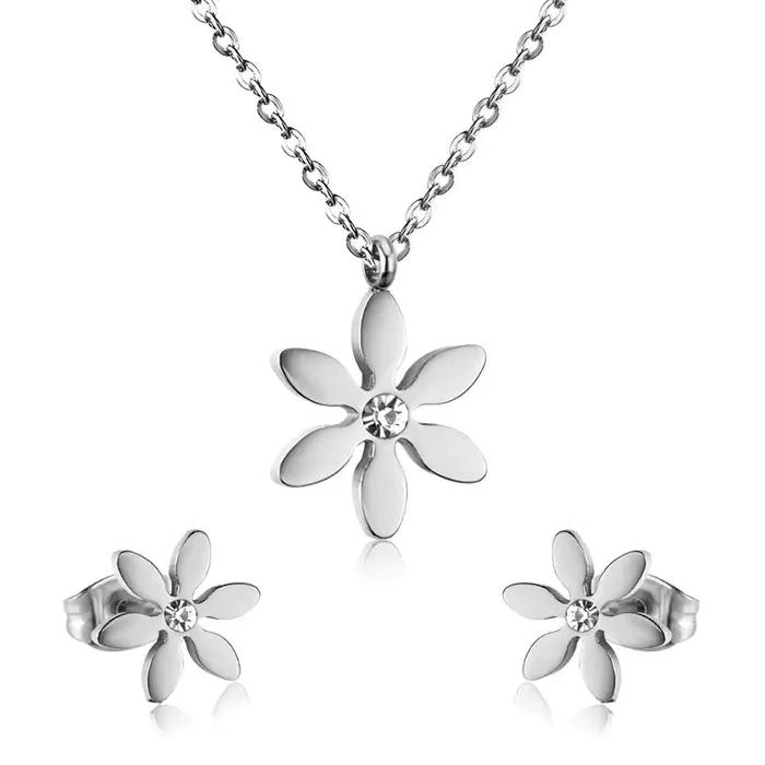 Ensemble de bijoux de mariage de luxe en acier inoxydable avec zircone cubique collier et boucles d'oreilles plaqué argent ou rhodium pour femme