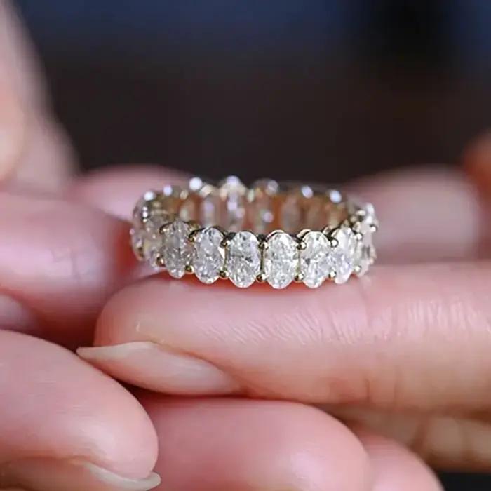 Bague d'éternité en moissanite certifiée Lnngy