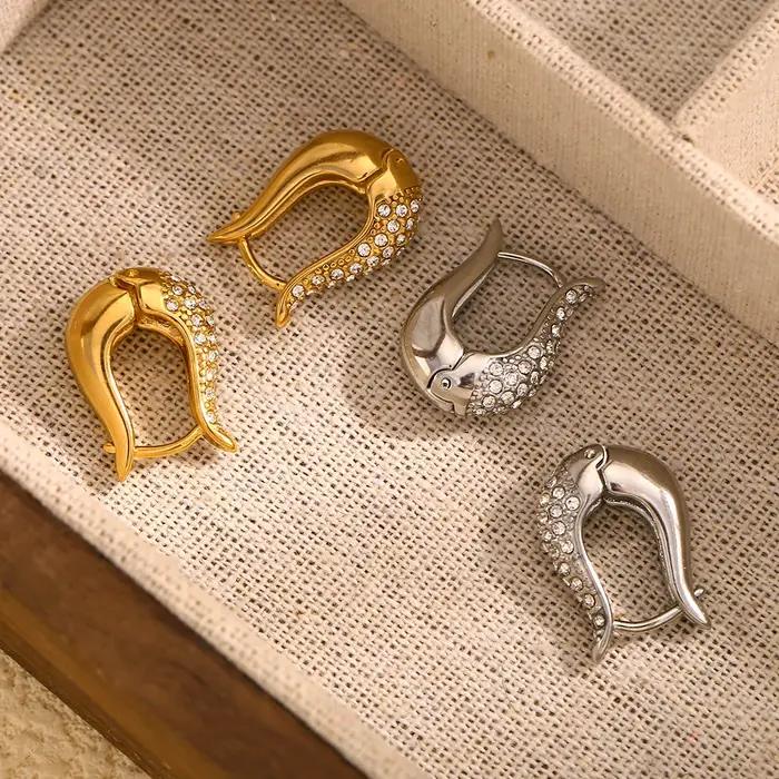 La. Muses Shining Cubic Hoop Errings en acier inoxydable pour femmes