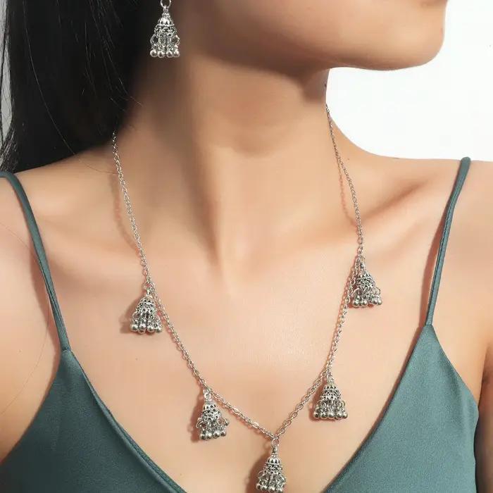 Ensemble de bijoux Jhumka en argent plaqué et or pour femmes occasions spéciales engagement romantique bohème vintage cloches rondes cintres mariage