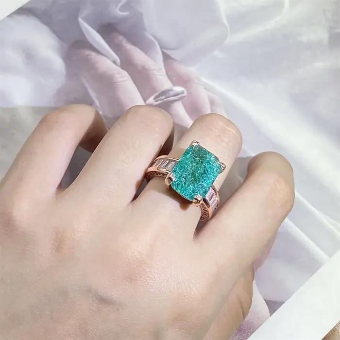 Bague de couple en or design géométrique avec pierres en zirconium pour engagement et alliances élégantes