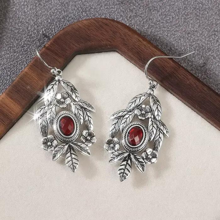 Boucles d'oreilles pendantes en forme de feuille argentée, style gothique vintage, avec zircone synthétique rouge, élégantes et délicates, pour femme, idéales pour les banquets et les célébrations, ca