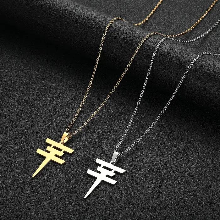 Pendentif en acier inoxydable et titane doré avec design géométrique pour femmes et occasions spéciales comme mariages et anniversaires