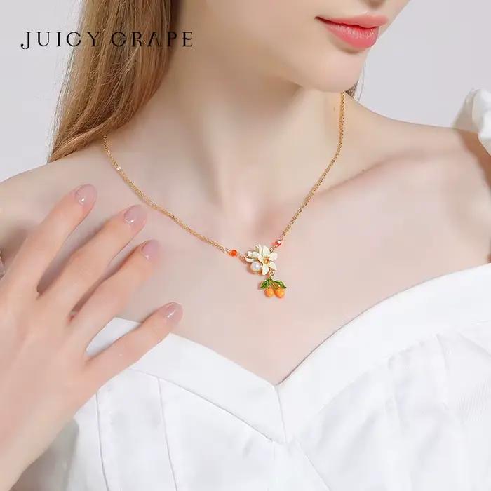 Collier Fleur Émaillée Exquise 'Juicy Grape' Bijou Luxe Plaqué Or 18K pour Femmes Occasions Spéciales