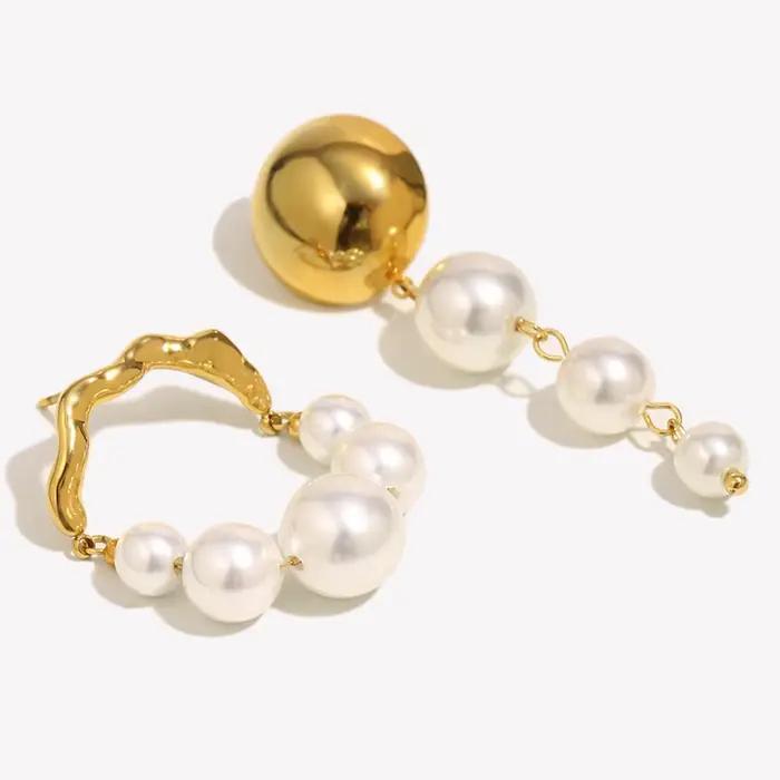 Boucles d'oreilles en perles baroques avec design asymétrique tendance en acier inoxydable plaqué or pour femmes occasions spéciales