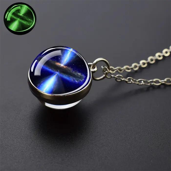 Collier boule de verre de nébuleuse de galaxie