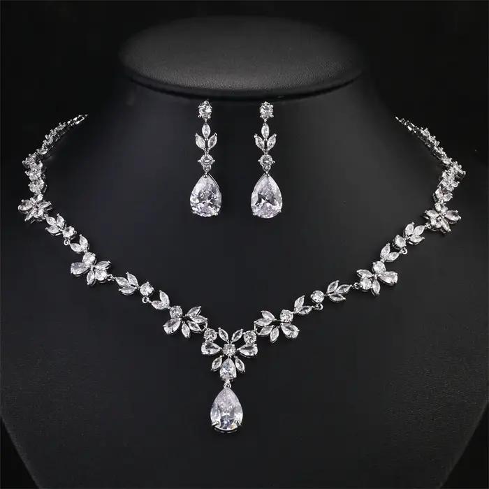 Boucles d'Oreilles et Collier ZAKOL en Zircone Cubique Style Mignon Romantique Occasions Spéciales Mariage