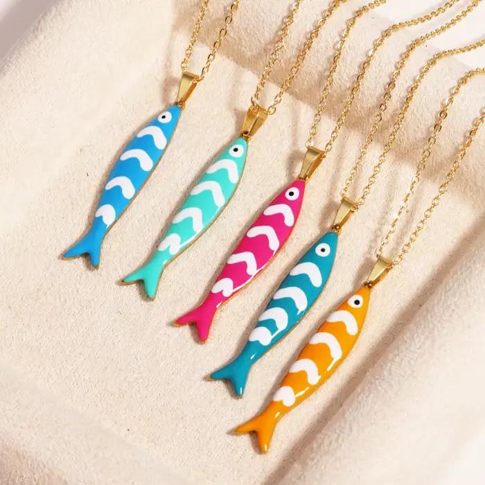 Colliers imperméables avec pendentif poisson en émail coloré pour femmes et filles, jolis bijoux de plage d'été en acier inoxydable couleur or