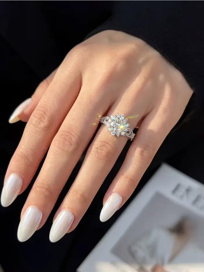 Bague Fleur en Argent Sterling 925 avec Diamant Moissanite Certifié 1 Carat pour Femme – Bijou de Luxe pour Tenue Quotidienne et Soirée