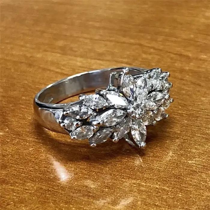 Bague pour femmes en laiton et zircone cubique design floral géométrique pour fête et usage quotidien