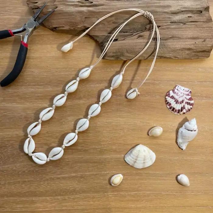 Collier en coquillages fait main style océanique avec corde cirée tressée ajustable pour femme bijoux plage tropicale hawaïenne