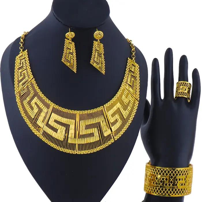 Ensemble de bijoux plaqués or 18 carats pour femme