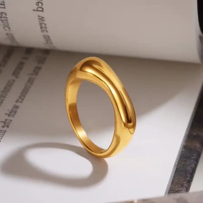 Bague carrée en acier inoxydable Ars plaquée or 18 carats