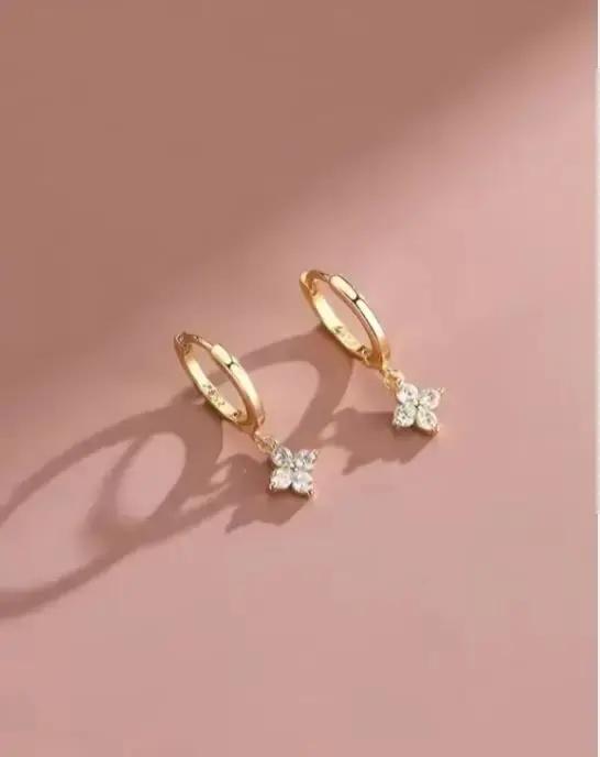 Nouvelle marque de luxe tempérament quatre feuilles fleur Bracelet pour femmes charme couleur or aci