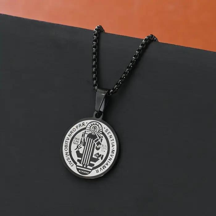 Collier pendentif Saint benoît pour femmes et hommes