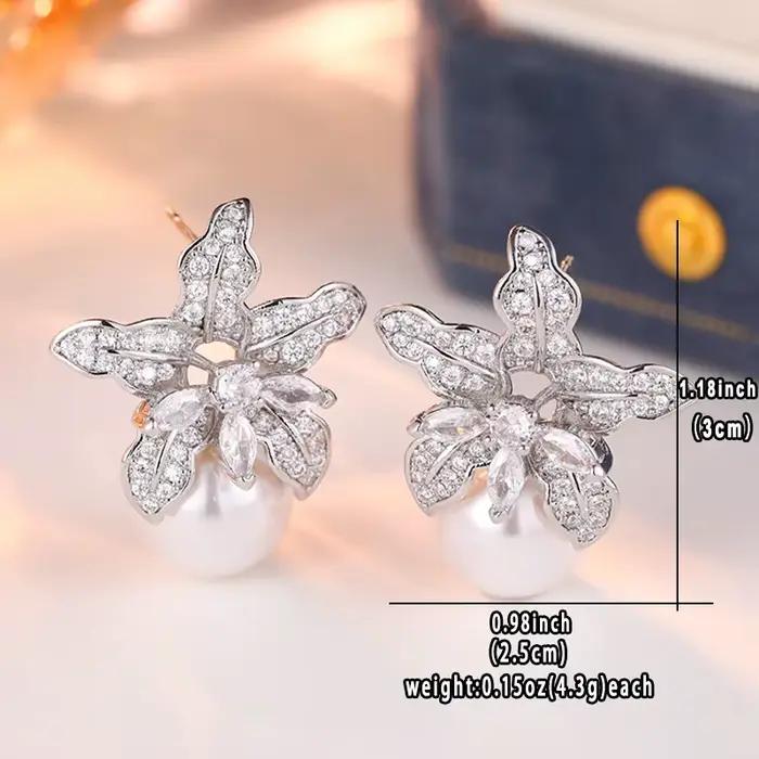 Boucles d'oreilles élégantes tendance forme de fleur incrustées de zircon synthétique et perles pour femmes occasions spéciales