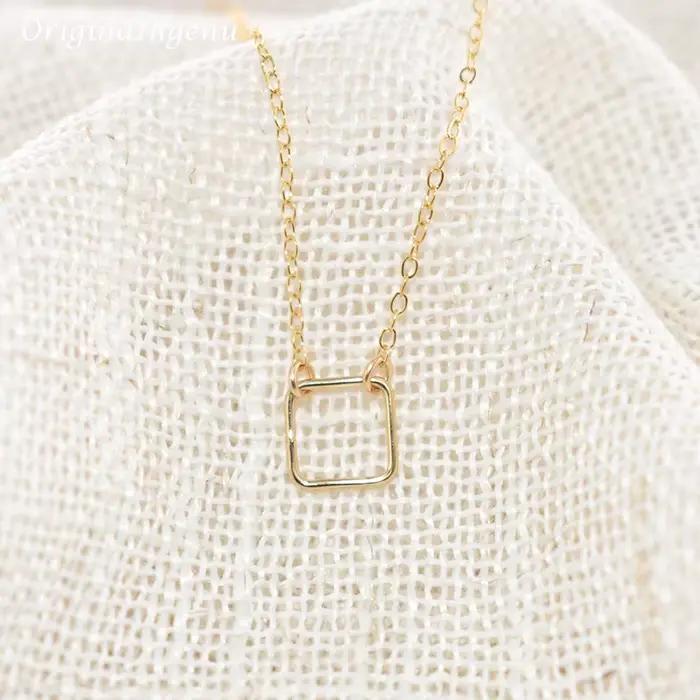 Collier carré bijoux faits à la main or rempli ras du cou pendentifs