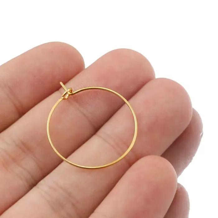 Boucles d'oreilles en acier inoxydable doré variées pour femmes occasions spéciales et bricolage
