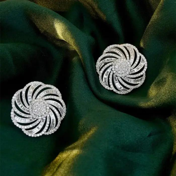 Boucles d'oreilles fleur de charme pour femmes