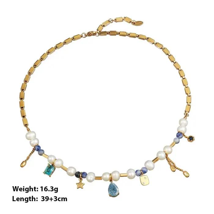 Collier français vintage style cour