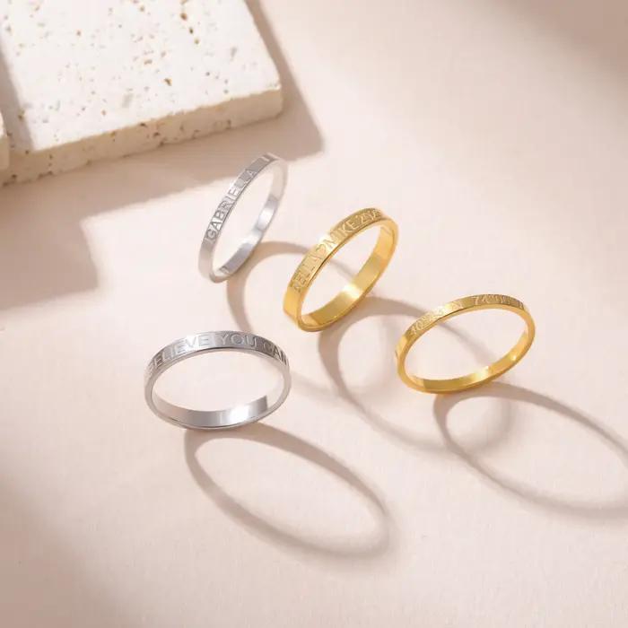Bague de doigt avec nom gravé pour Couple de mariage