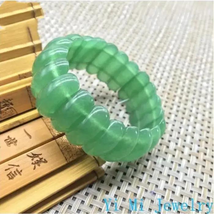Bracelet en Jade et Agate Multicolore avec Soie Dorée, Accessoire de Mode Élégant pour Occasions Spéciales