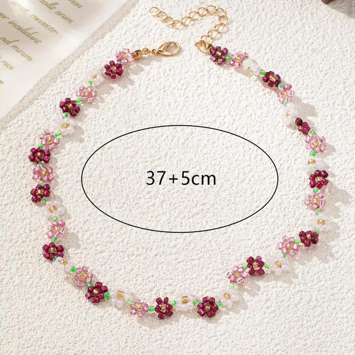 Collier en forme de pétale fabriqué à la main