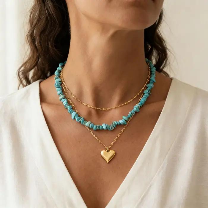 Collier ras du cou en pierres naturelles turquoise et perles de cristal pour femme